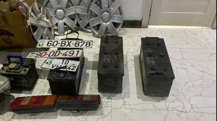 Sabunçuda yük maşınlarının akkumlyatorlarını oğurlayan şəxslər tutulub - VİDEO 