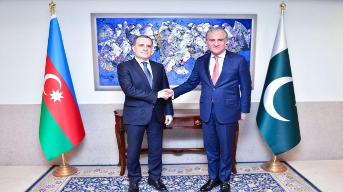 Ceyhun Bayramov Pakistanın xarici işlər naziri ilə görüşdü - FOTO 