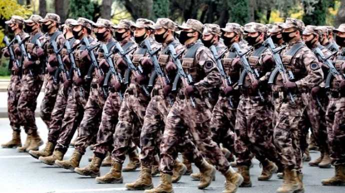 Qələbə paradının aparıcısı bəlli oldu  - FOTO