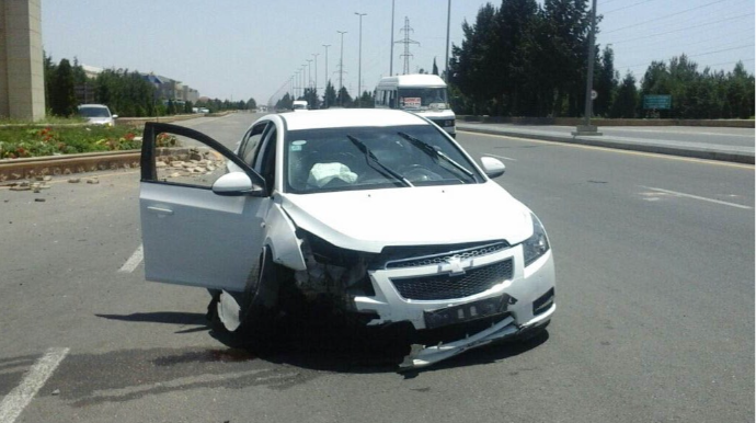 Gəncədə avtomobillər toqquşub, ata və oğlu xəsarət alıb  