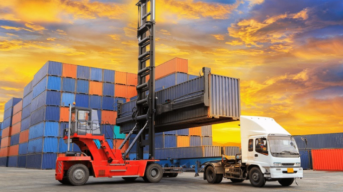 Gürcüstanın yük maşınlarından əldə etdiyi gəlirləri 2 dəfə artıb