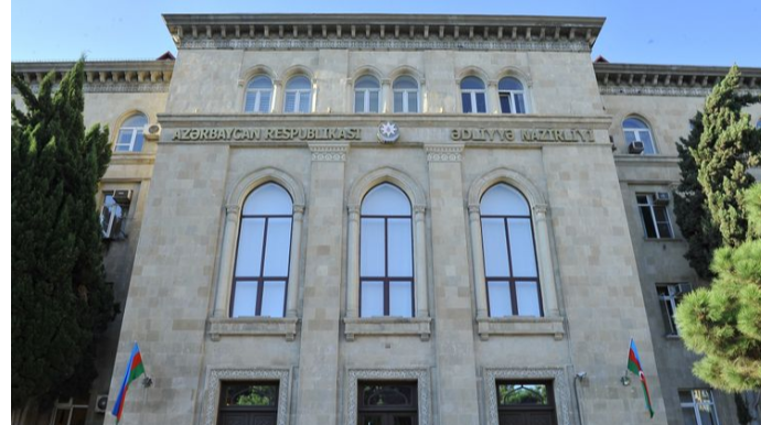 Ədliyyə Nazirliyi: Bu il 1253 nəfər vaxtından əvvəl şərti azadlığa buraxılıb