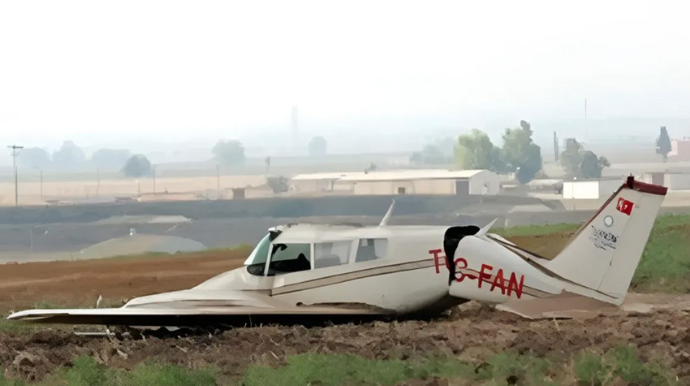 Təlim təyyarəsi qəzaya uğradı, 2 nəfər ağır yaralandı 