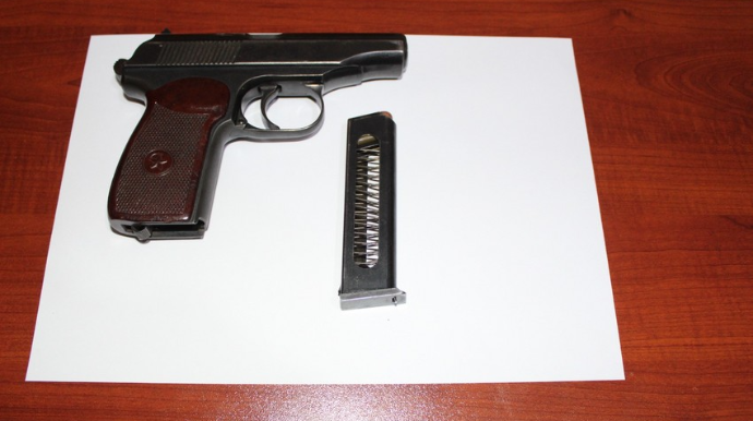 Şəkidə üzərində tapança gəzdirən keçmiş məhkum həbs olunub  - FOTO - VİDEO