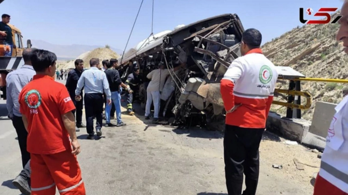 Dəhşətli avtobus qəzası: 2 nəfər öldü, 40 sərnişin yaralandı 