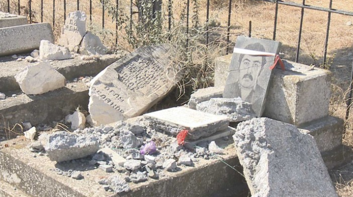 Tərtərdə erməni terroru zamanı dağıdılan qəbrlər bərpa edilir  - FOTO