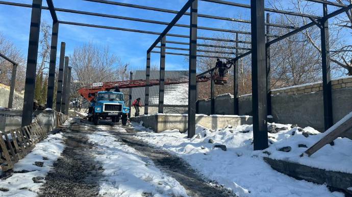 Qəbələdə qanunsuz tikili sökülüb - VİDEO 