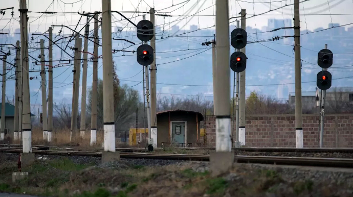 Azərbaycan və Türkiyəyə aparan dəmir yolu: İrəvan Moskvaya müraciət edib 
