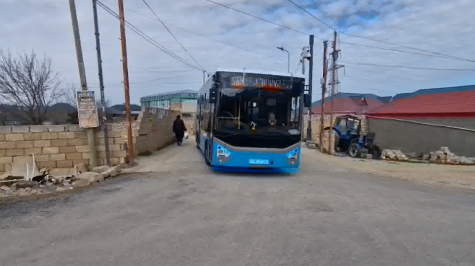 Avtobusların dəyişdirilməsi sərnişinlərin narazılığına səbəb olub - VİDEO
