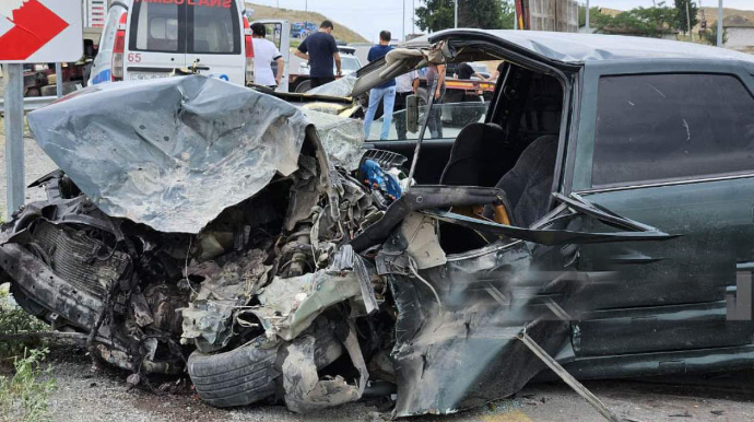 Şəkidə yük maşını “Opel”lə toquşdu:  2 ölü, 3 yaralı - FOTO 