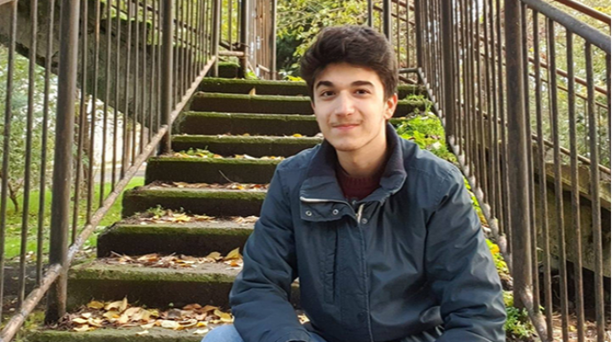 Yüksək balla Türkiyədə universitetə girdi, imkansızlıqdan oxuya bilmir...  - FOTO