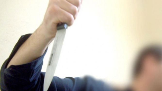 Bakıda marketin əməkdaşı müştəri tərəfindən bıçaqlanıb