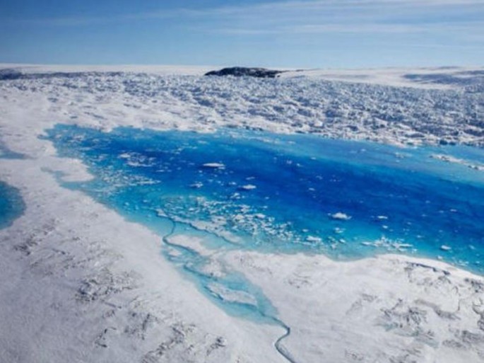 Alimlərdən xəbərdarlıq: “Qrenlandiyada buzlar sürətlə əriyir” - FOTO