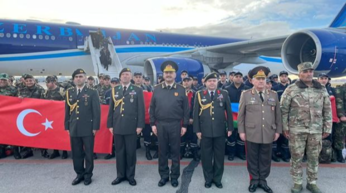 FHN-in Türkiyədə olan çevik xilasetmə qüvvələrinin növbəti hissəsi ölkəmizə qayıdıb  - FOTO - VİDEO