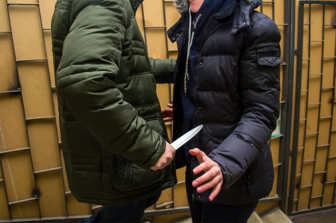 Cəlilabadda ata və oğlu bıçaqlanıb