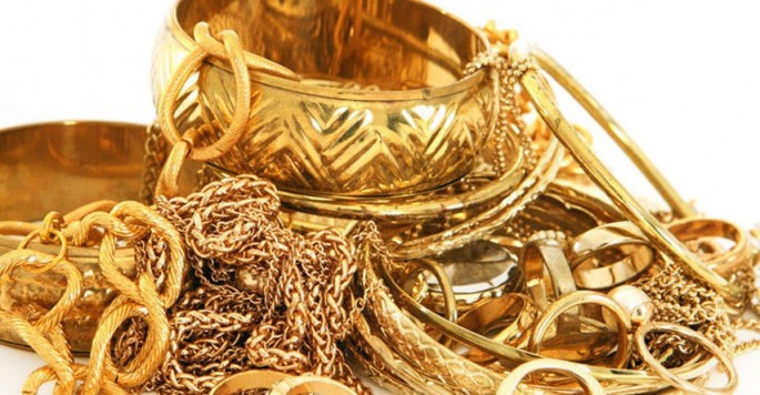 Şəxsdən bəyan edilməmiş qızıl əşyalar müsadirə edilib