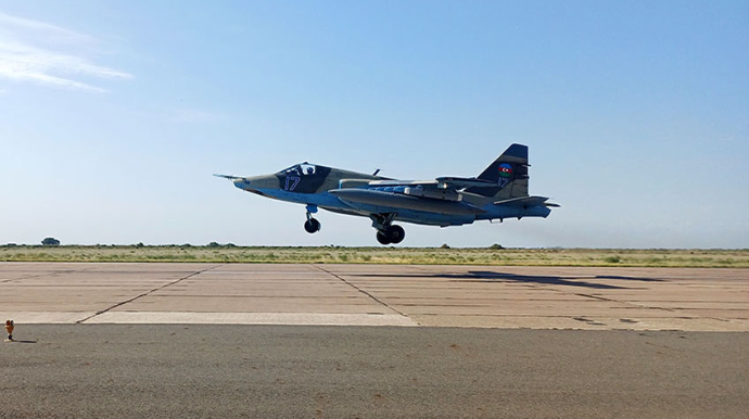 Aviasiya bölmələrimiz təlim-məşq uçuşlarında - VİDEO