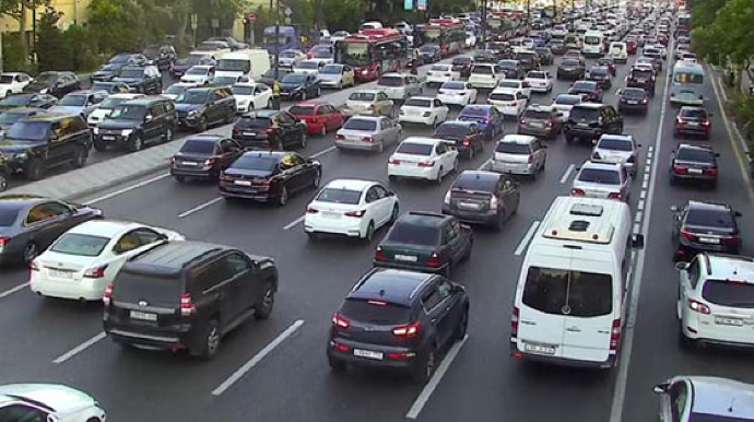 На каких улицах Баку 29 ноября наблюдаются транспортные заторы? 