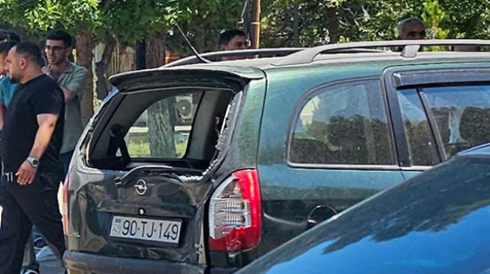Sumqayıtda avtomobil əvvəl piyadanı, daha sonra digər maşını vurdu - FOTO