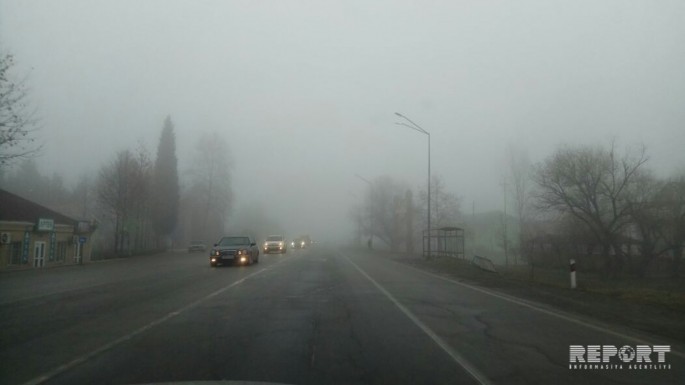 Yevlaxda dumanlı hava yol qəzasına səbəb olub, yaralılar var