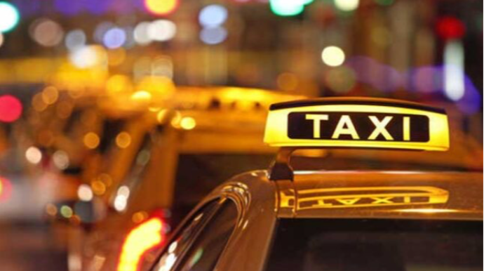 Fərqlənmə nişanı olmayan taksi sürücülərinin buraxılış kartı ləğv ediləcək? 