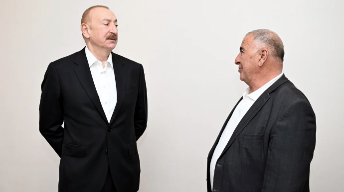 İlham Əliyev Xocavənd kəndinə köçmüş sakinin evində olub, söhbət edib - FOTOLAR