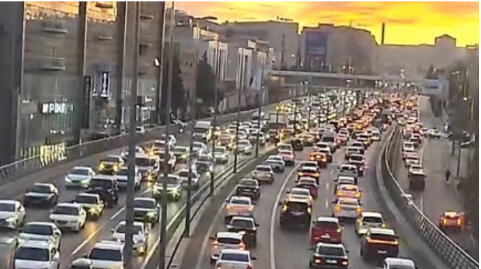 Paytaxtın 22 küçəsində tıxac var - SİAYHI 