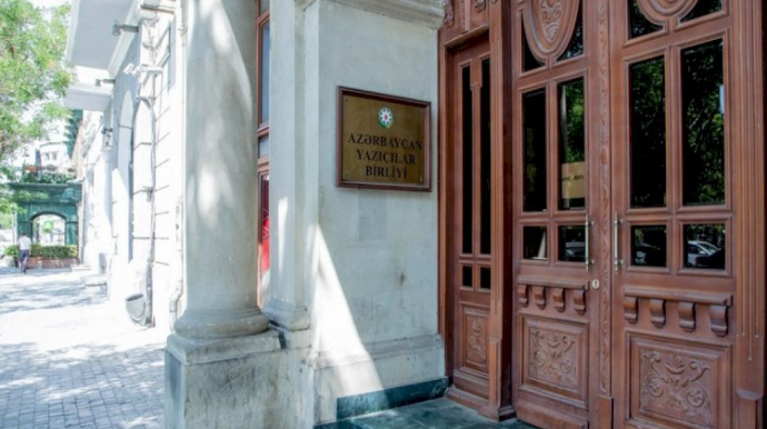 On beş manat üzvlük haqqını ödəməyən şair və yazıçılar - ADLAR 