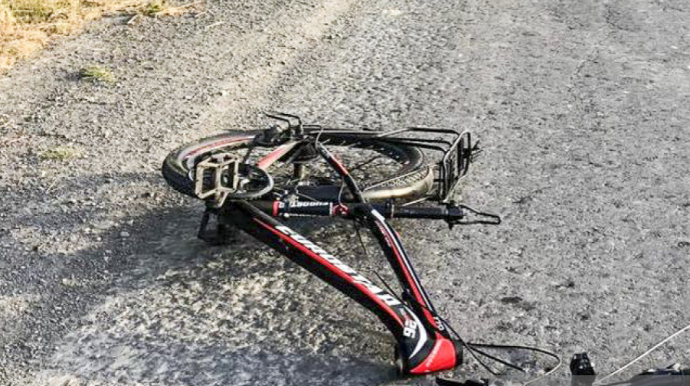 Bakıda sürücü məktəbin qarşısında velosipedçini vurub öldürdü 