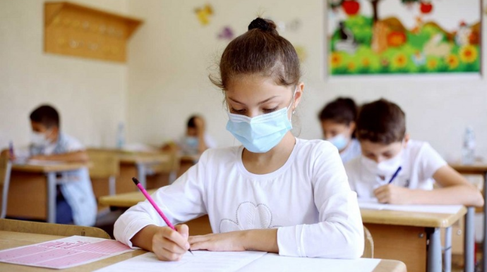 В Азербайджане еще у 10 учащихся обнаружен коронавирус