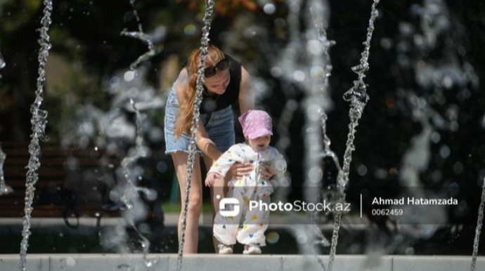 Bakı qorabişirən ayın məngənəsində: Şəhərin yay günləri FOTOLARDA 