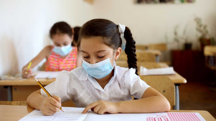 Yuxarı siniflər üçün ənənəvi tədris bərpa olunur - RƏSMİ 