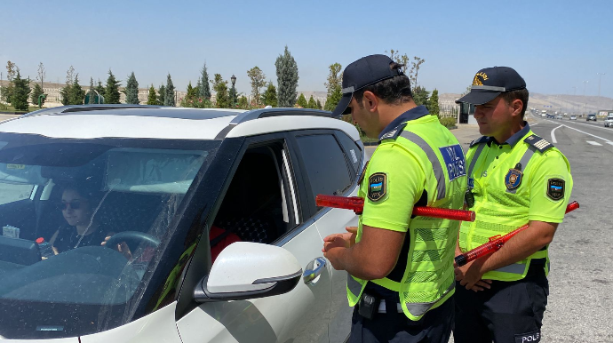 Yol polisi sürücüləri postlarda saxladı: isti havada... - VİDEO 