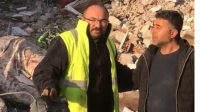 Dağıntılar arasından tapılan qızıl dolu çanta sahibinə verildi  - VİDEO