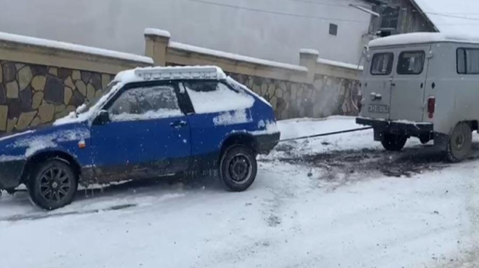 Qarlı hava Gədəbəy yollarında problem yaradıb - FOTO 
