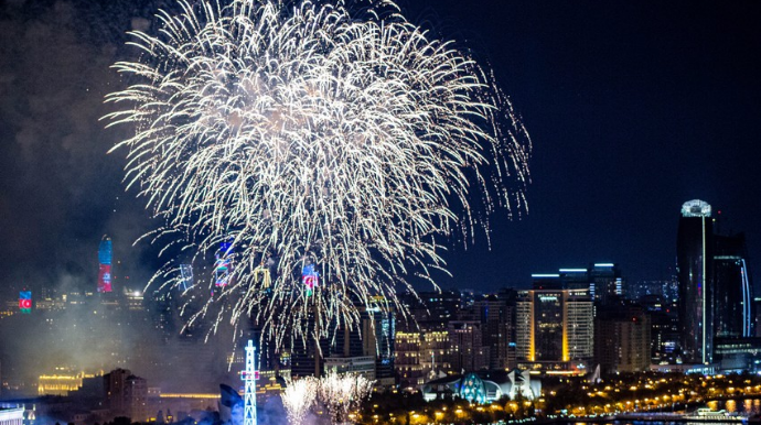 Dənizkənarı Milli Parkda Zəfər Günü  münasibətilə atəşfəşanlıq keçirilir