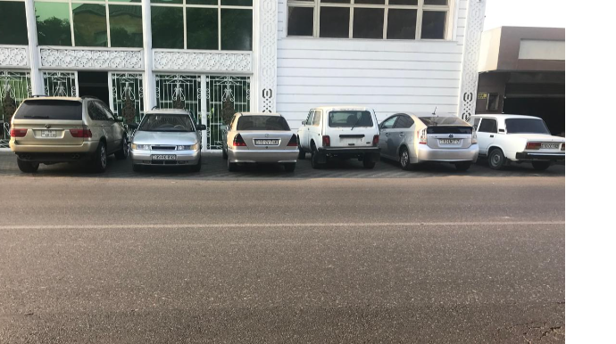 Qayda pozmaqda bir-birləriylə yarışan avtomobillər kameraya düşdü