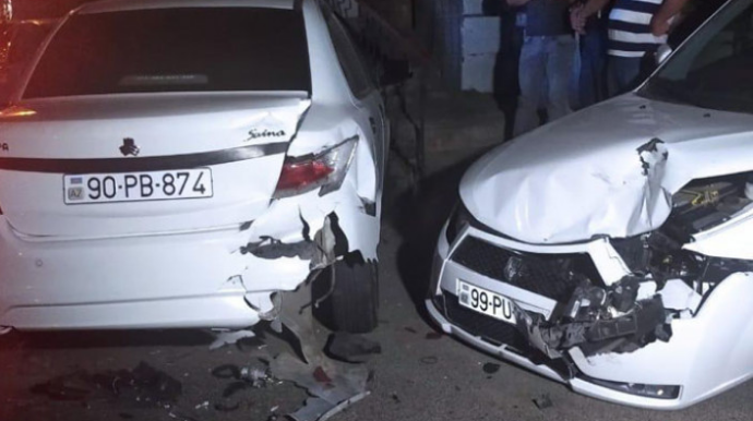 Bakıda avtomobilin təkərinin çıxması qəzaya səbəb olub - FOTO