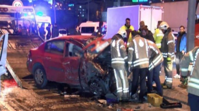 Sürücü vəsiqəsi olmadan maşın sürdü: 1 ölü, 2 yaralı