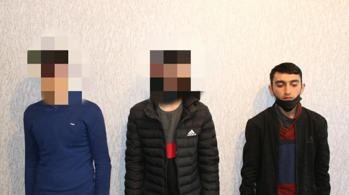 Oyuncaq tapança ilə mağazaya basqın olub, 45 min manatlıq qızıl aparılıb   - FOTO - VİDEO