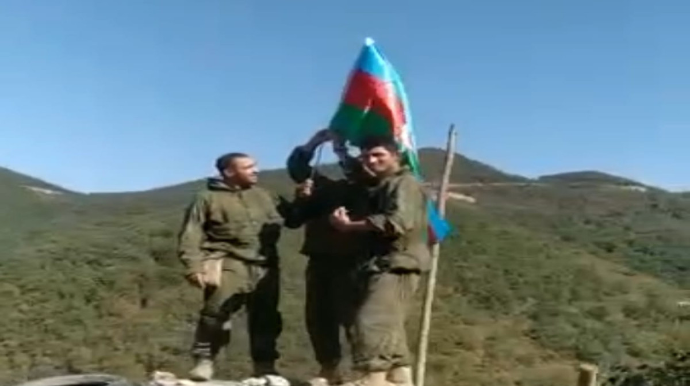 Daha bir strateji yüksəklikdə Azərbaycan bayrağı dalğalanır - VİDEO