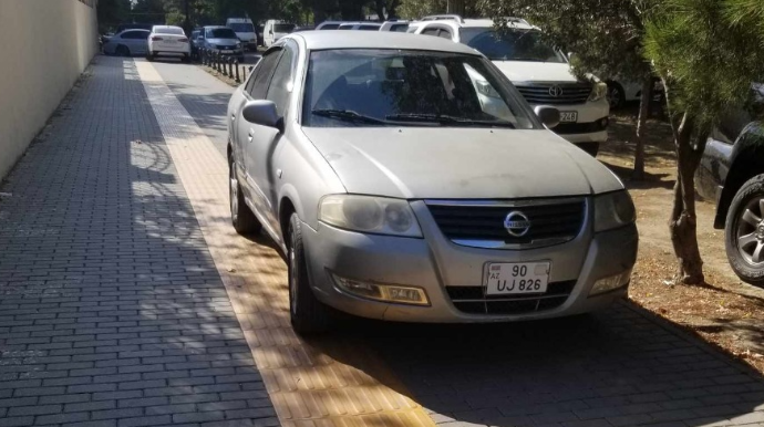 Bakıda tək özünü düşünən sürücü: piyadaların yolunu kəsib - FOTO