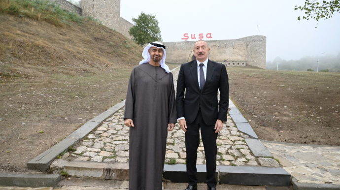 Şuşa qalasının önündə şəkil çəkdirdilər - FOTO - YENİLƏNİB