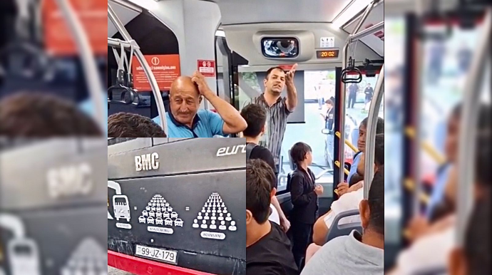 “Bakubus”da dava:  Sürücü avtobusu saxlayaraq sərnişinlərlə mübahisə etdi  - VİDEO