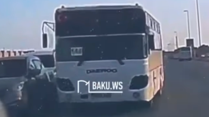Bakıda avtobusu əks istiqamətlə sürərək təhlükə yaradan sürücü CƏZALANDIRILDI  - VİDEO  - YENİLƏNİB