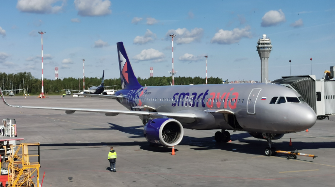 Rus şirkəti uçuşları yarıbayarı azaltdı, heyəti ixtisar etdi