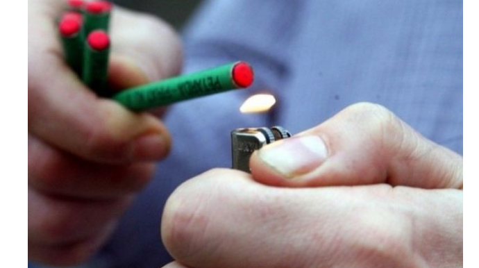 В Гяндже при взрыве петарды серьезно пострадал 18-летний юноша