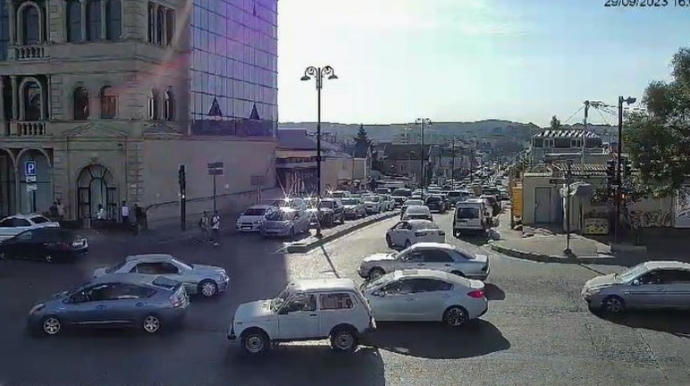 İki küçənin kəsişməsində hərəkətin təşkili dəyişdirildi   - VİDEO