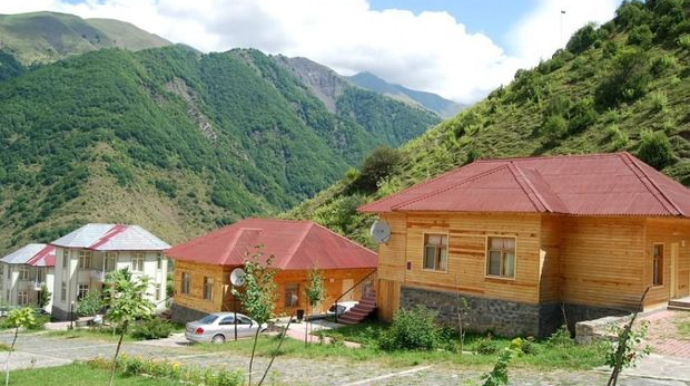 Rayonlara turist axını: İstirahət üçün kirayə evlərin qiyməti bahalaşır