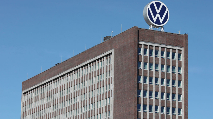 "Volkswagen" Rusiyada avtomobil istehsalını dayandırır 